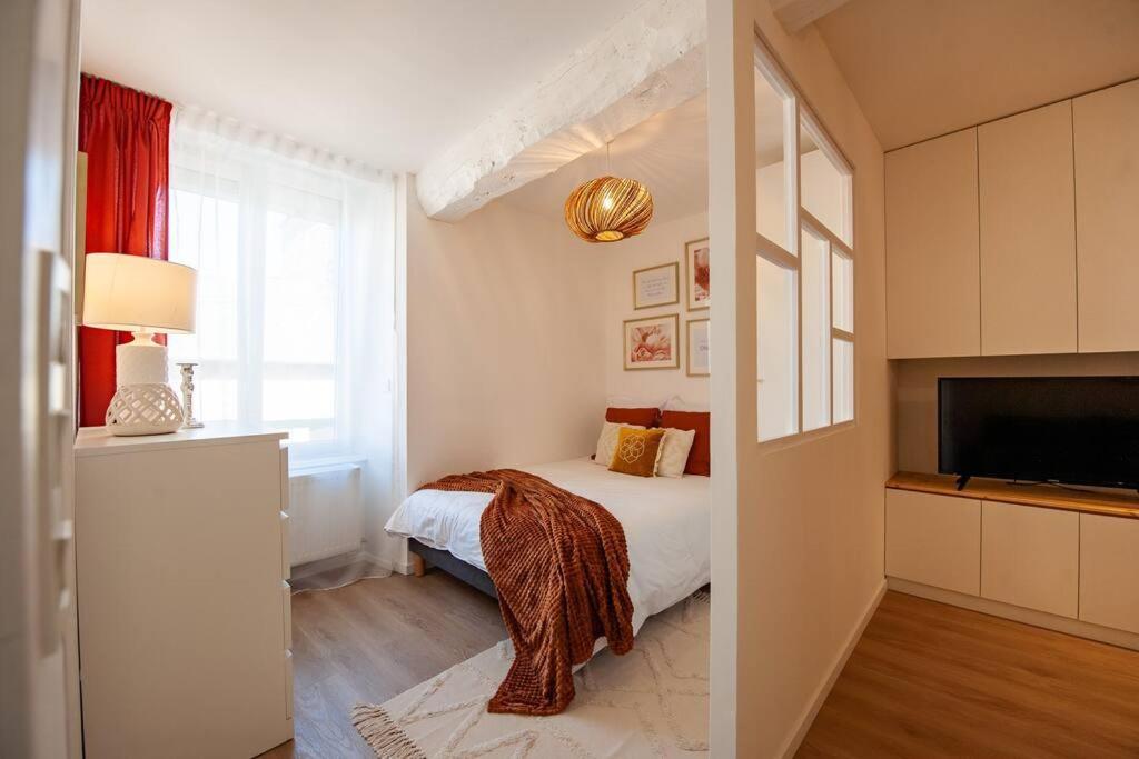 Le Cocoon - Appartement Dans Maison Du Xviieme Siecle Fougères Εξωτερικό φωτογραφία